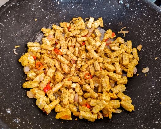 peanut tempeh curry