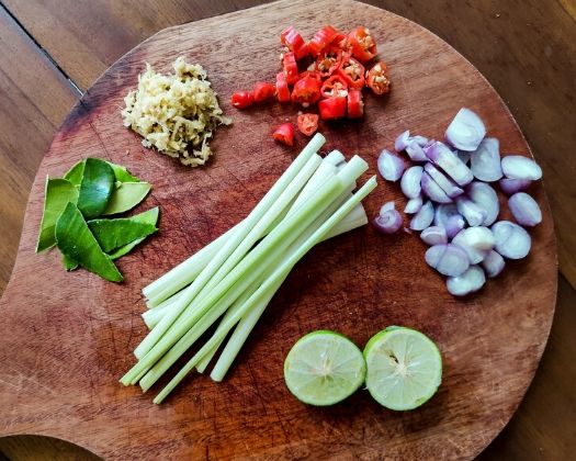 vegan thai coconut lemongrass soup